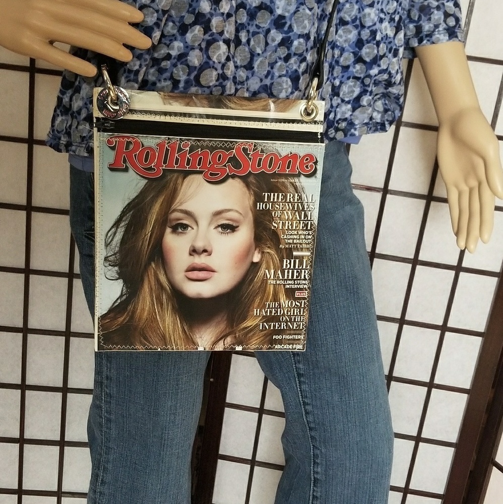 Magazine Crossbody Adele